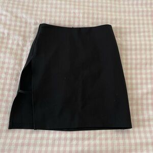 Super down black fitted skirt